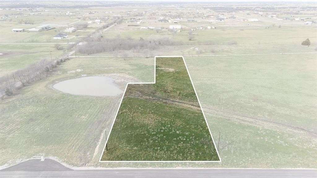 2 Acres of Residential Land for Sale in Decatur, Texas