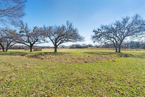 1.1 Acres of Land for Sale in Springtown, Texas