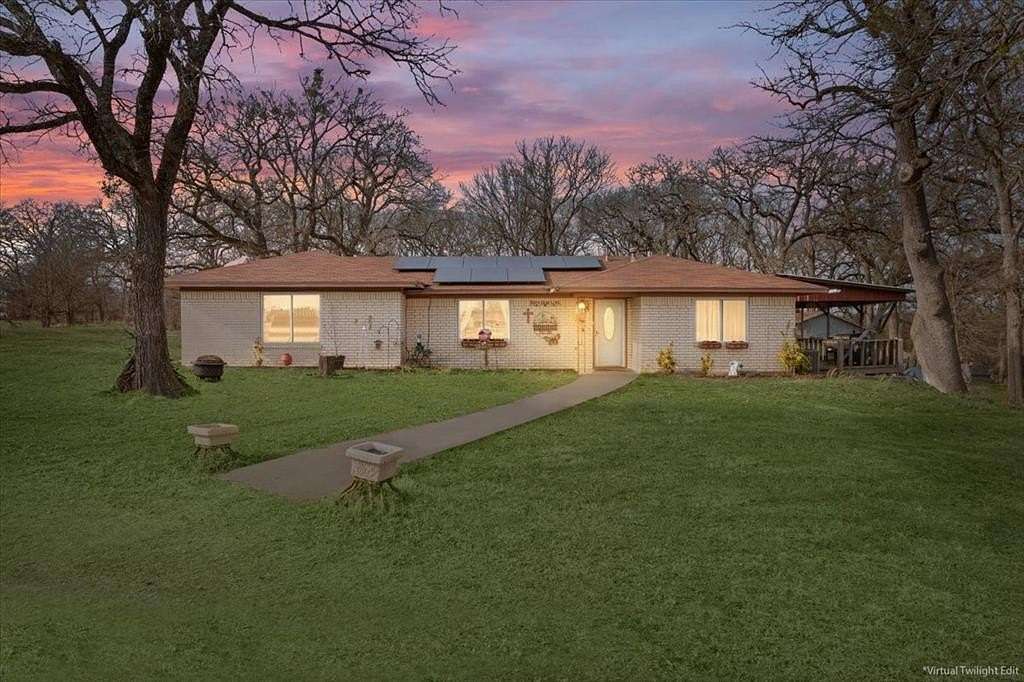 5 Acres of Residential Land with Home for Sale in West, Texas