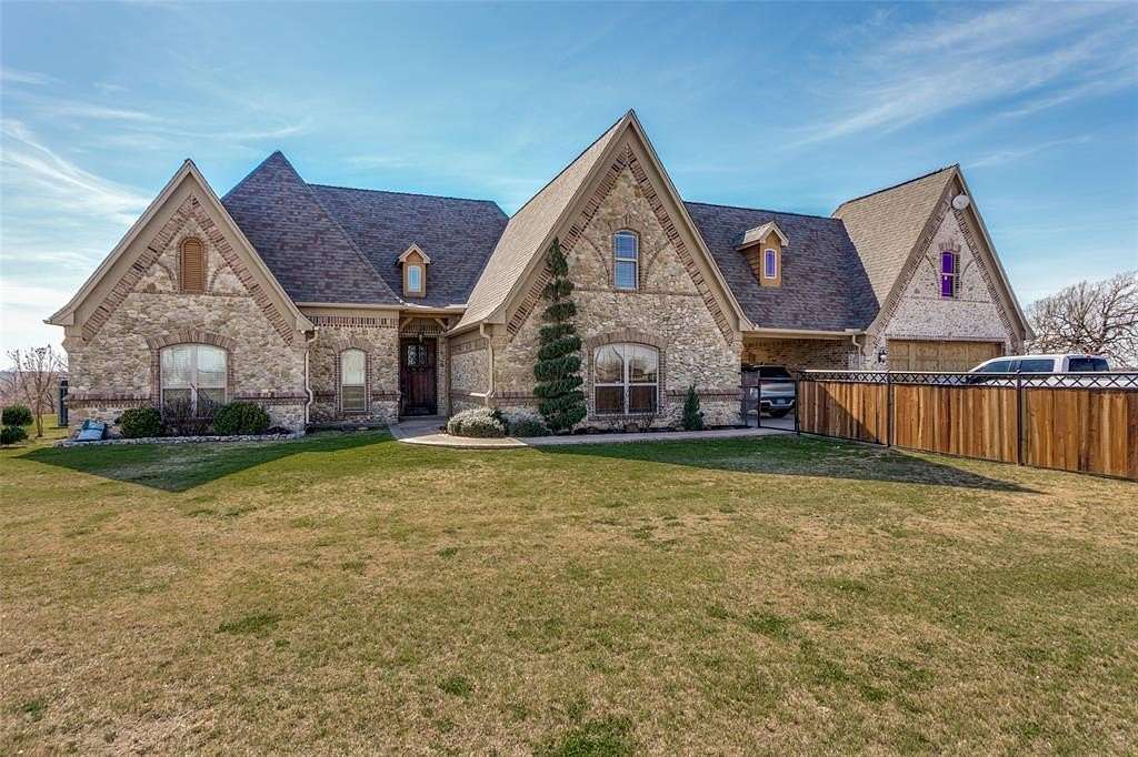 5 Acres of Residential Land with Home for Sale in Paradise, Texas