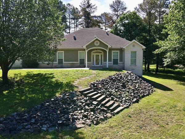 2.82 Acres of Land with Home for Sale in Hot Springs, Arkansas