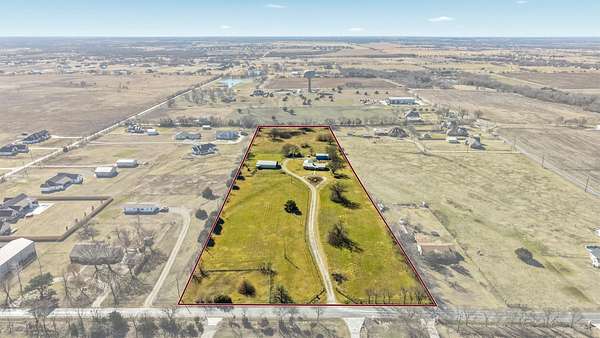 10 Acres of Improved Land for Sale in Gunter, Texas