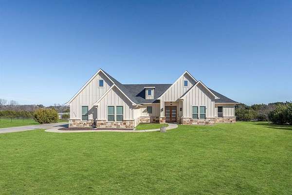 2 Acres of Residential Land with Home for Sale in Weatherford, Texas