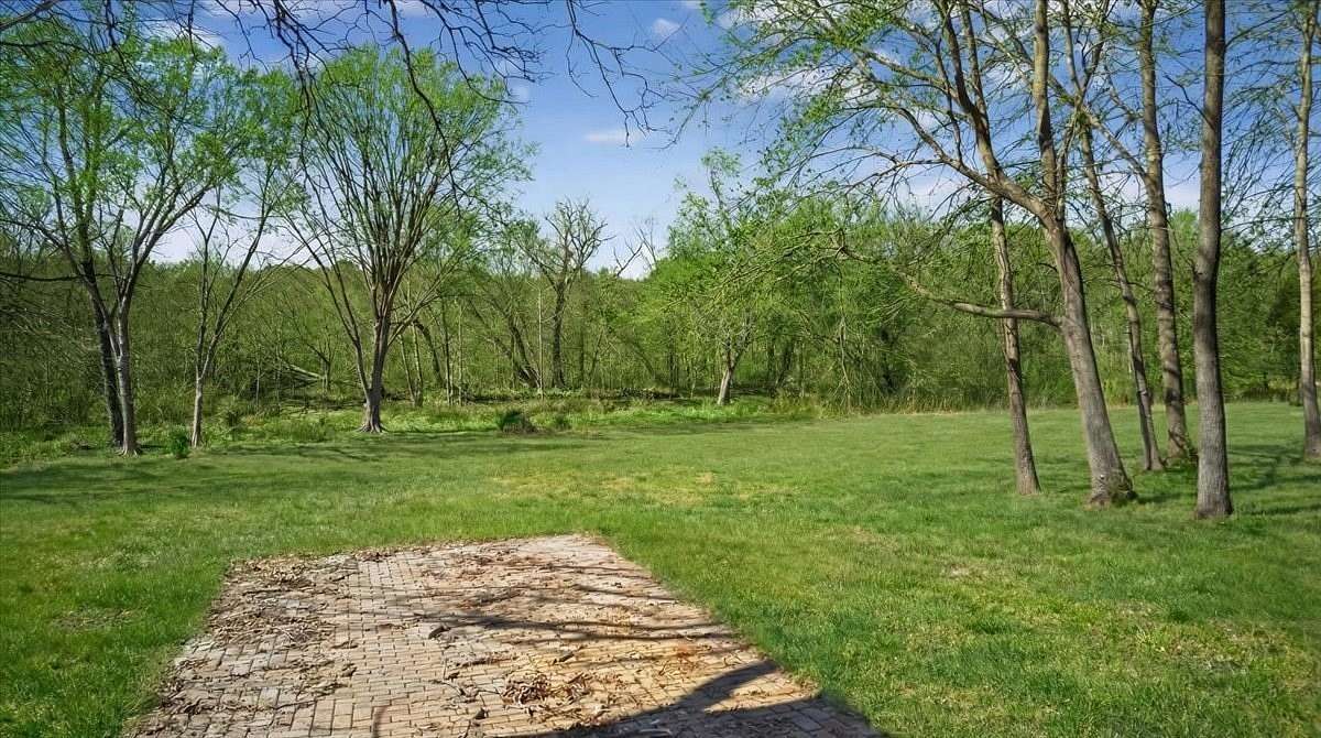 2.82 Acres of Residential Land for Sale in Eustace, Texas
