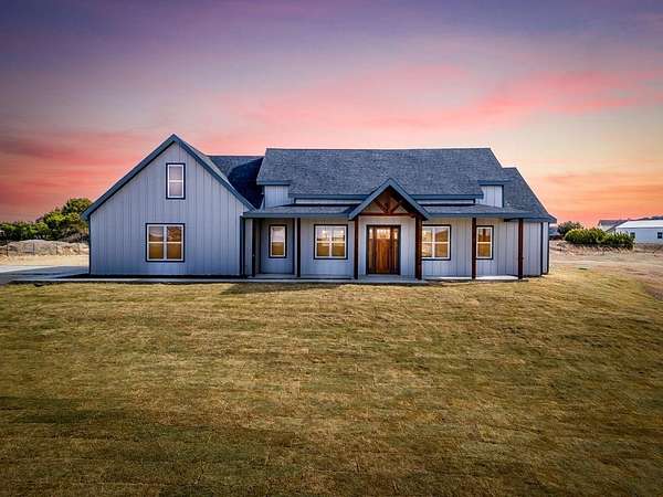 1.6 Acres of Residential Land with Home for Sale in Glen Rose, Texas