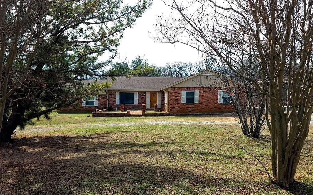 4.23 Acres of Residential Land with Home for Sale in Mineral Wells, Texas