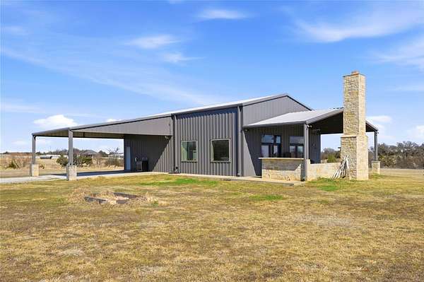 2.29 Acres of Land with Home for Sale in Whitesboro, Texas