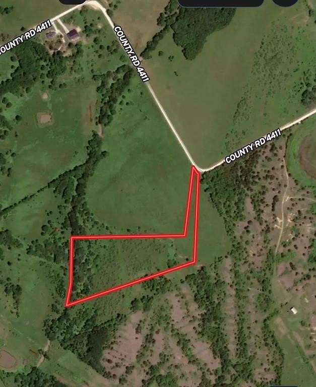 10.5 Acres of Recreational & Residential Land for Sale in Grandview, Texas