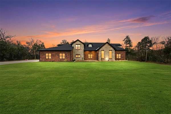 2.12 Acres of Residential Land with Home for Sale in Ovilla, Texas