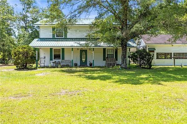5 Acres of Residential Land with Home for Sale in Jesup, Georgia