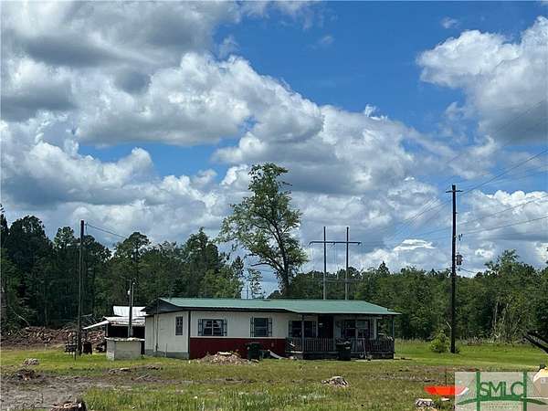5.45 Acres of Residential Land with Home for Sale in Pembroke, Georgia