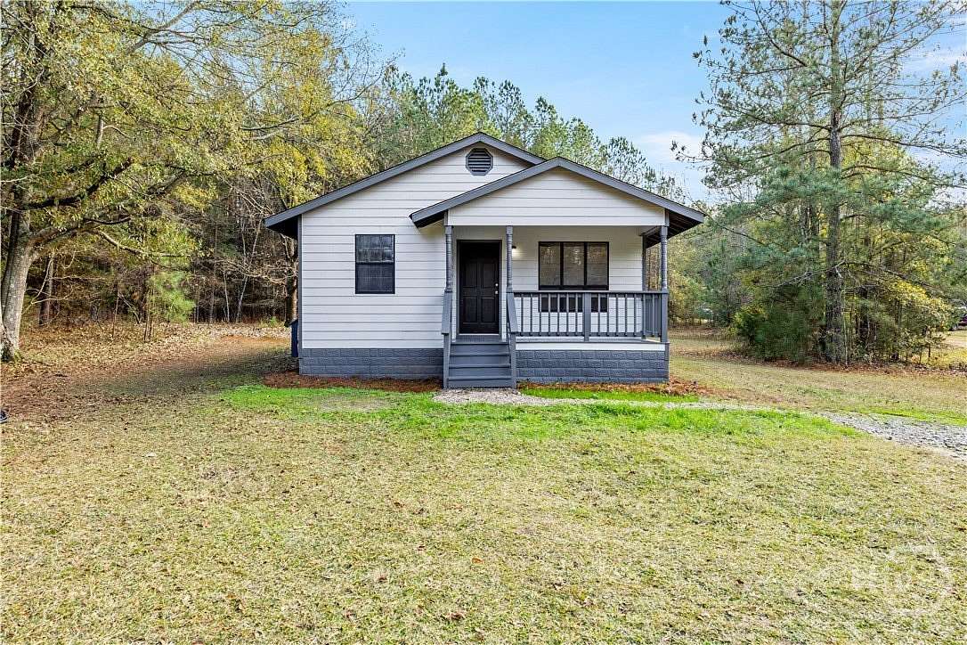 5.2 Acres of Residential Land with Home for Sale in Stephens, Georgia