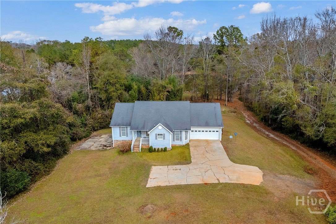 2.66 Acres of Residential Land with Home for Sale in Comer, Georgia