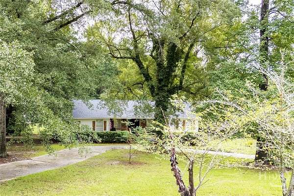 2.3 Acres of Residential Land with Home for Sale in Macon, Georgia