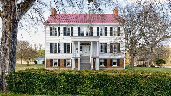 326 Acres of Land with Home for Sale in Jewell, Georgia