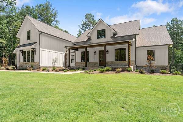 8 Acres of Land with Home for Sale in Commerce, Georgia