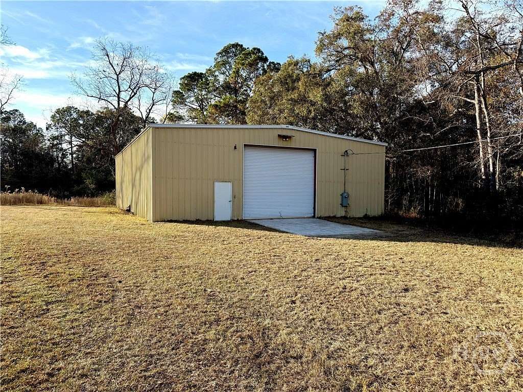 5.5 Acres of Improved Residential Land for Sale in Register, Georgia