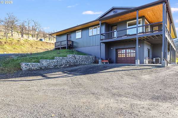 4.8 Acres of Residential Land with Home for Sale in Chenoweth, Oregon