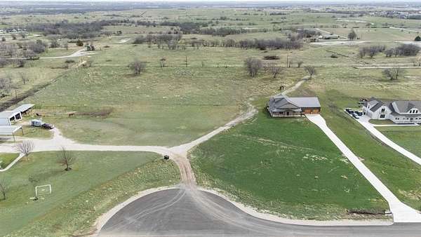 2.88 Acres of Residential Land for Sale in Decatur, Texas