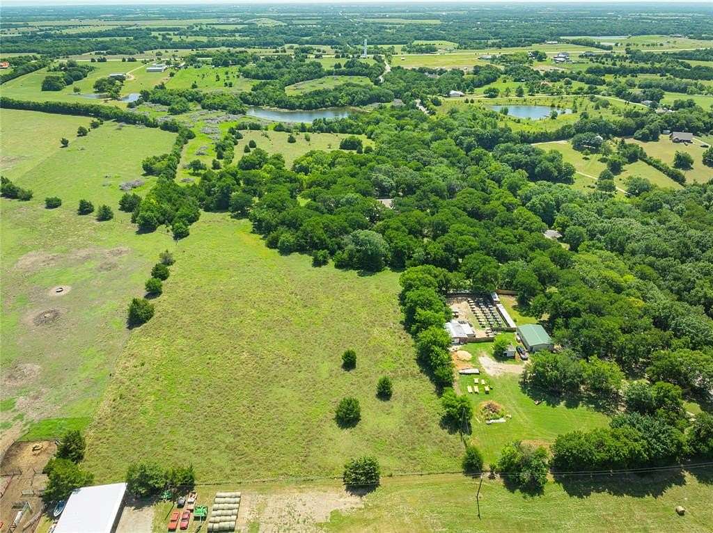 8 Acres of Land for Sale in Blue Ridge, Texas