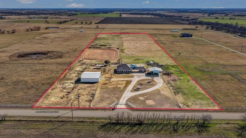 11 Acres of Land with Home for Sale in Era, Texas