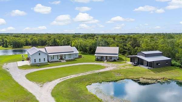 19 Acres of Recreational Land with Home for Sale in Terrell, Texas