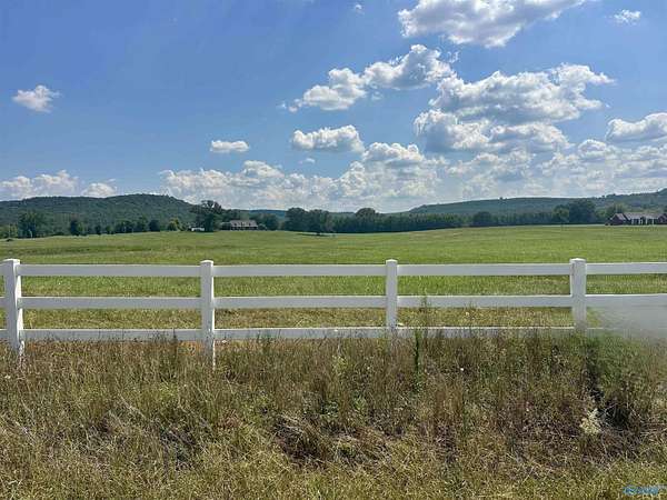 5.52 Acres of Land for Sale in Tuscumbia, Alabama