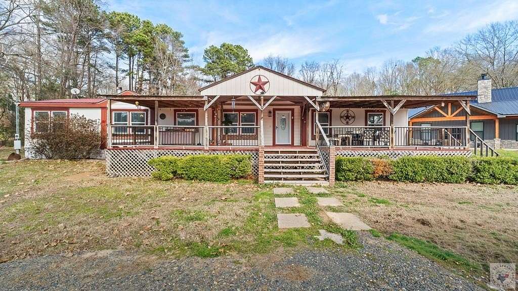 2 Acres of Residential Land with Home for Sale in Texarkana, Texas