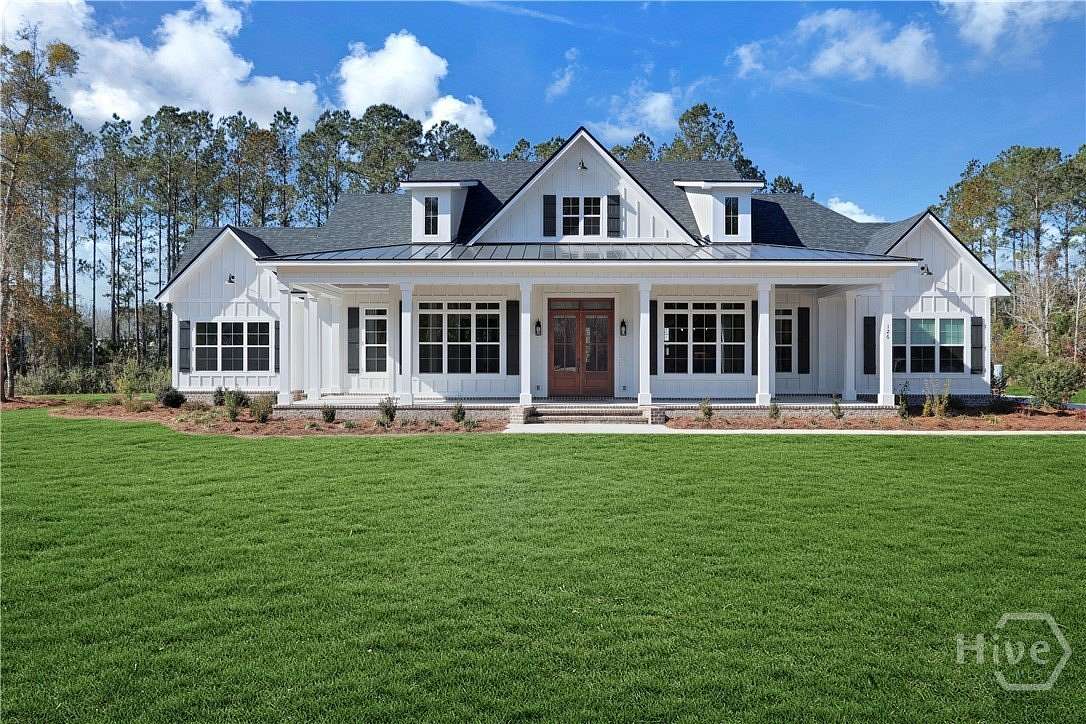 1.5 Acres of Land with Home for Sale in Richmond Hill, Georgia
