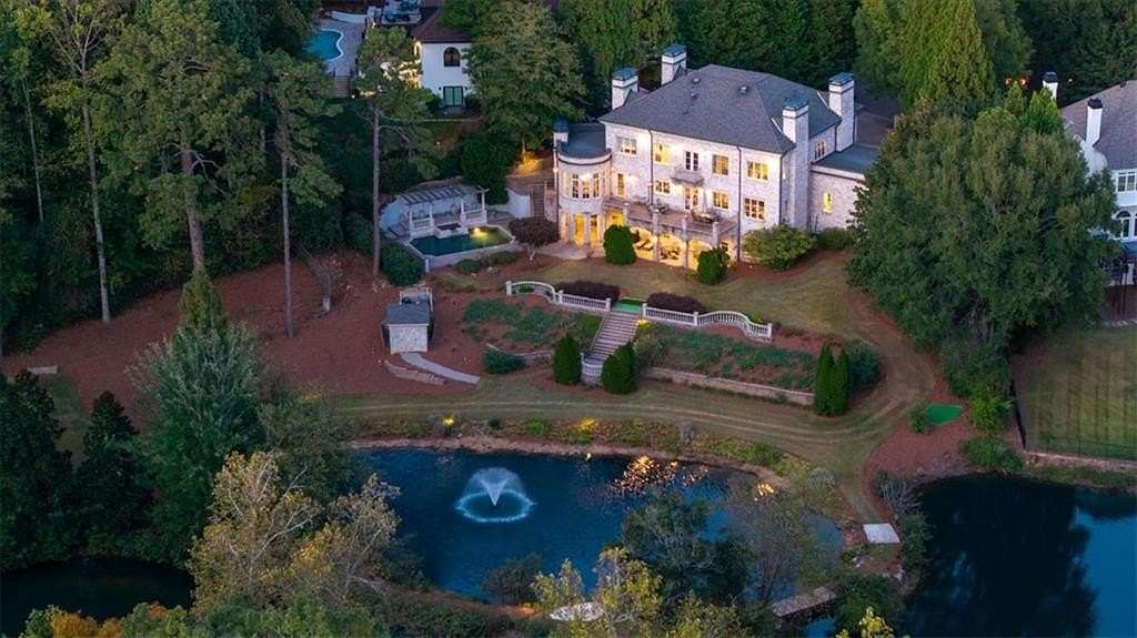 1.53 Acres of Residential Land with Home for Sale in Atlanta, Georgia