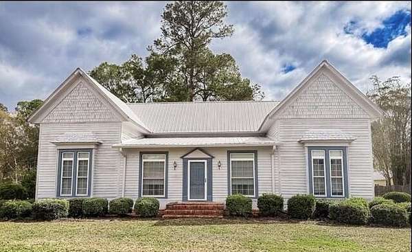 2.33 Acres of Residential Land with Home for Sale in Garfield, Georgia