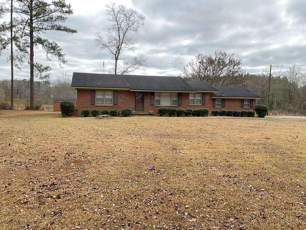 4 Acres of Residential Land with Home for Sale in Honoraville, Alabama