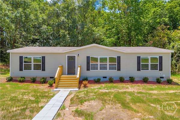 2 Acres of Residential Land with Home for Sale in Hartwell, Georgia