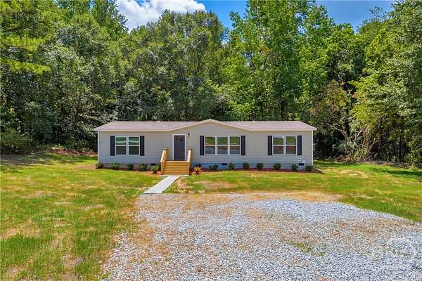 2 Acres of Land with Home for Sale in Hartwell, Georgia