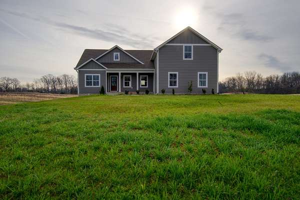 3.1 Acres of Residential Land with Home for Sale in Springfield, Tennessee