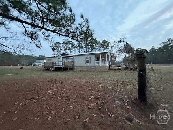 2 Acres of Residential Land with Home for Sale in Swainsboro, Georgia