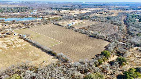 15.3 Acres of Mixed-Use Land for Sale in Atascosa, Texas