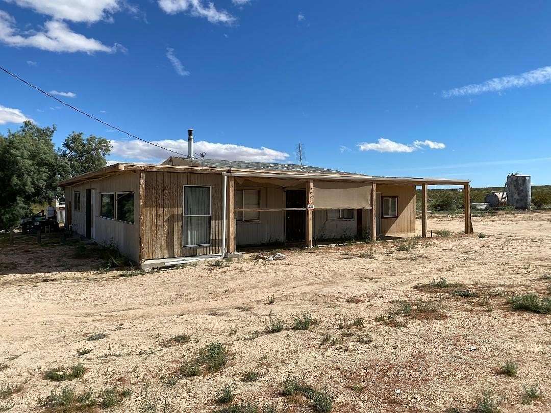 5 Acres of Residential Land with Home for Sale in Johnson Valley, California