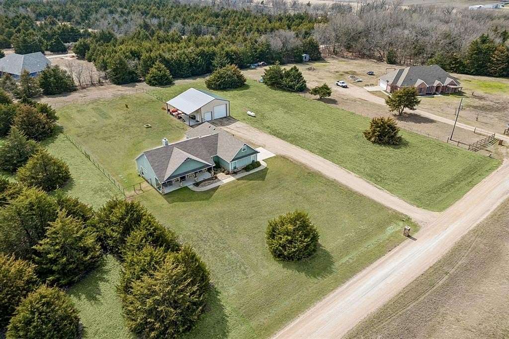 2.78 Acres of Land with Home for Sale in Trenton, Texas