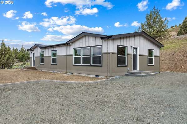 2.1 Acres of Land with Home for Sale in John Day, Oregon