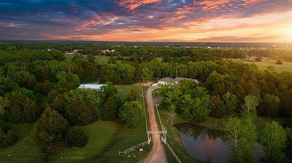 20 Acres of Land with Home for Sale in Greenville, Texas