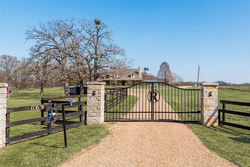 2.57 Acres of Land with Home for Sale in Canton, Texas