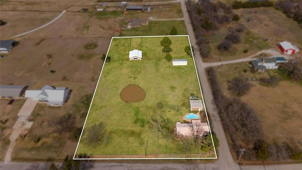 3 Acres of Residential Land with Home for Sale in Pilot Point, Texas