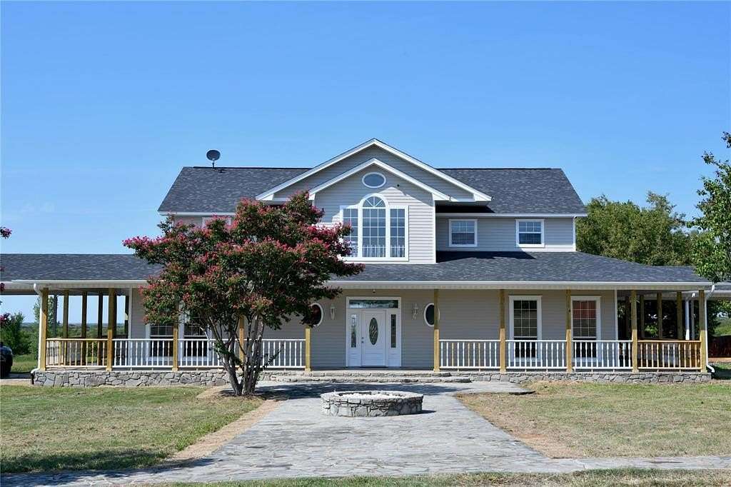 10 Acres of Recreational Land with Home for Sale in Sherman, Texas