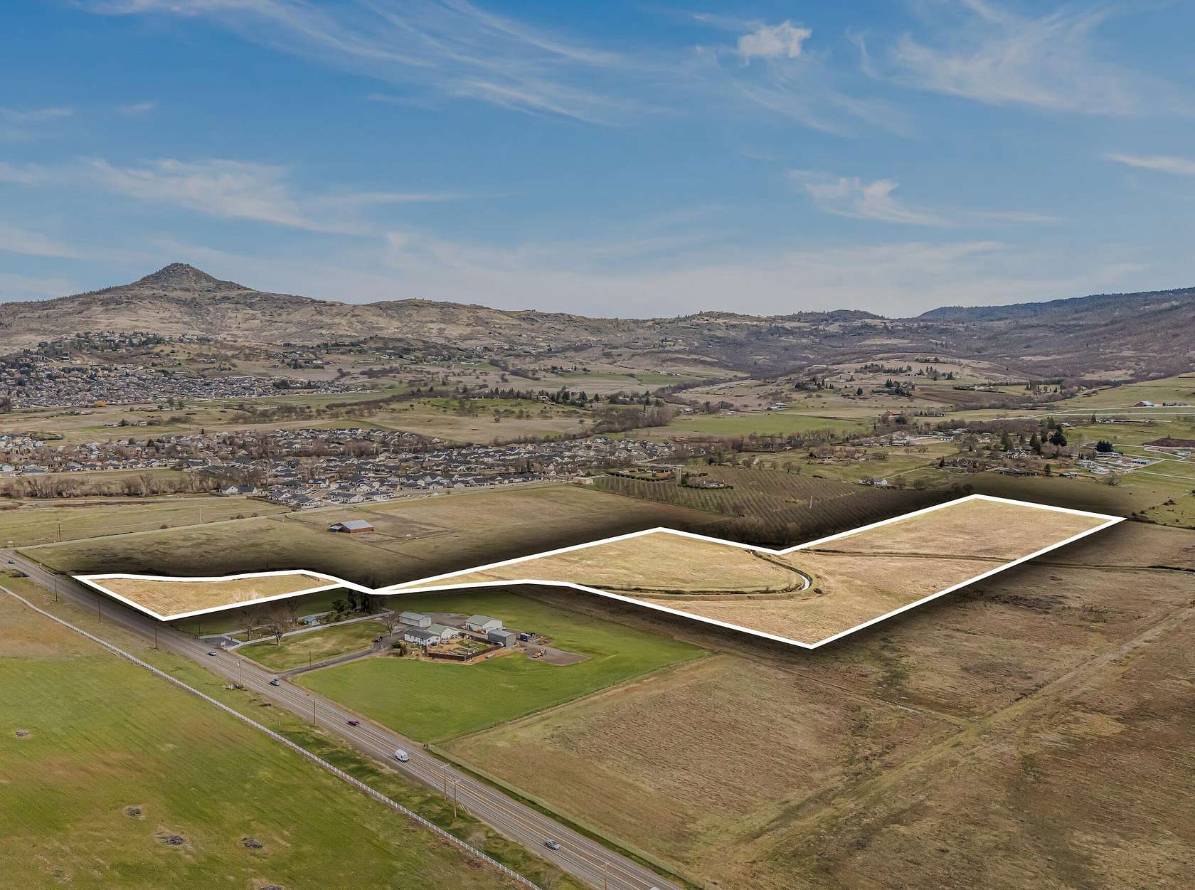 24.4 Acres of Mixed-Use Land for Sale in Medford, Oregon