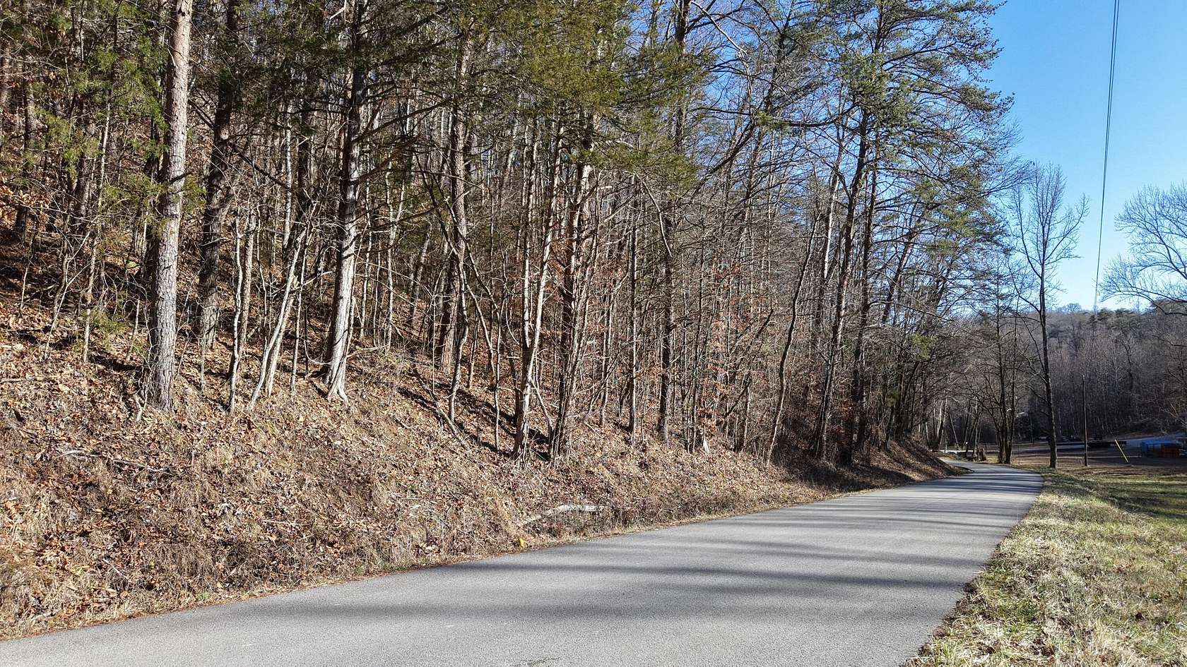 8 Acres of Residential Land for Sale in Andersonville, Tennessee