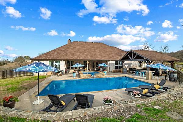 1.58 Acres of Land with Home for Sale in Fort Worth, Texas