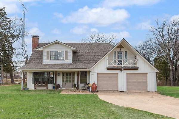 4 Acres of Residential Land with Home for Sale in Emory, Texas