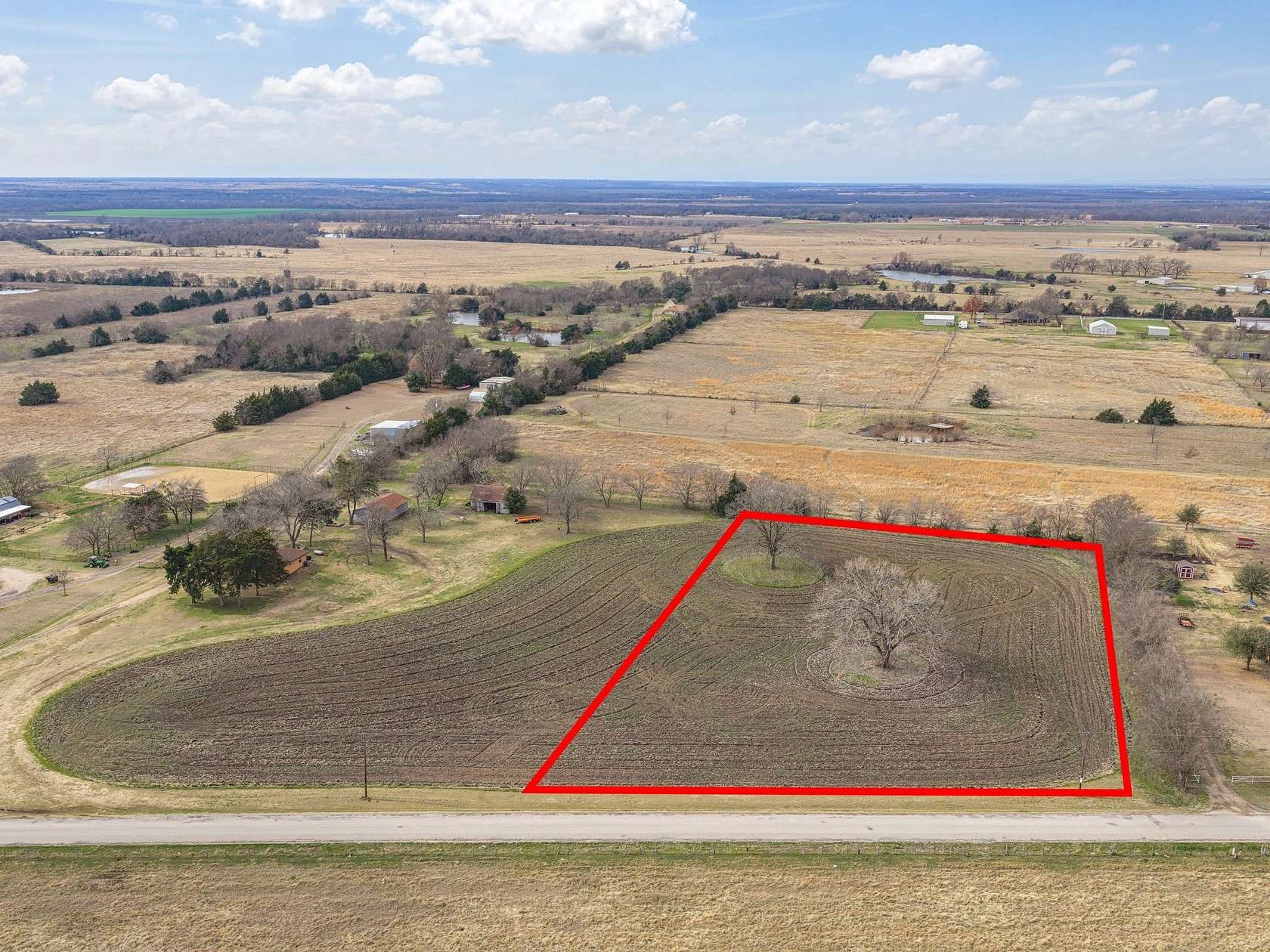 2 Acres of Residential Land for Sale in Ennis, Texas