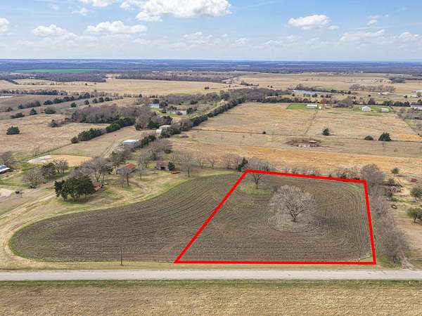 2 Acres of Residential Land for Sale in Ennis, Texas